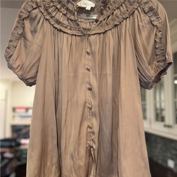 ANTHROPOLOGIE Shirred
Short Sleeve Peasant Blouse in Neutral - Picture 3 of 6